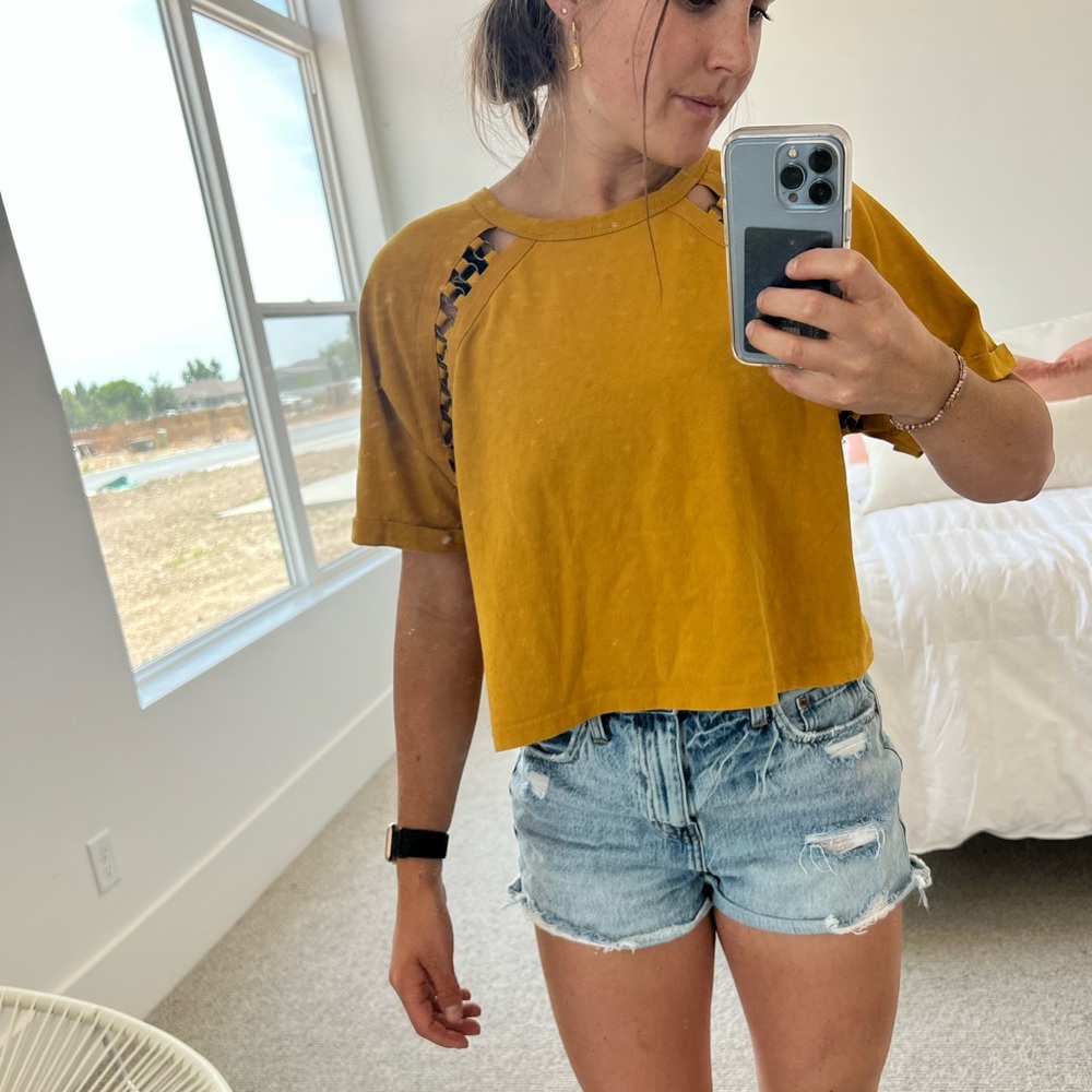Sunflower Chain Tee